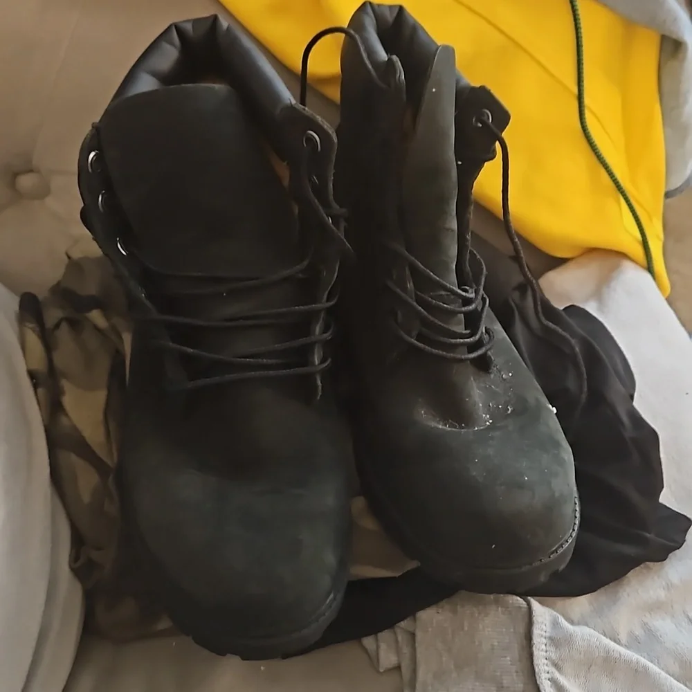 Timberlands - Picture 1 of 4